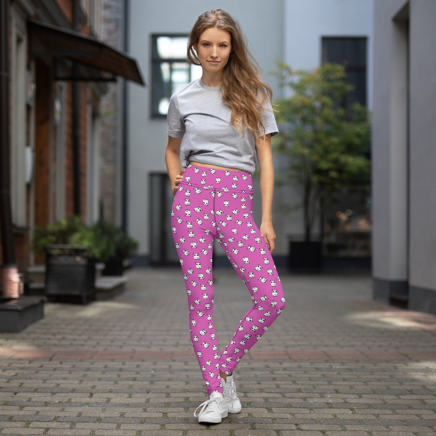 All-over-print leggings featuring adorable baby owlbears, crafted from a blend of 82% polyester and 18% spandex. Designed with four-way stretch fabric for flexible movement, raised waistband for a secure fit, and precision-cut and hand-sewn details. Perfect for lounging or active wear, these whimsical leggings combine playful style with comfort.